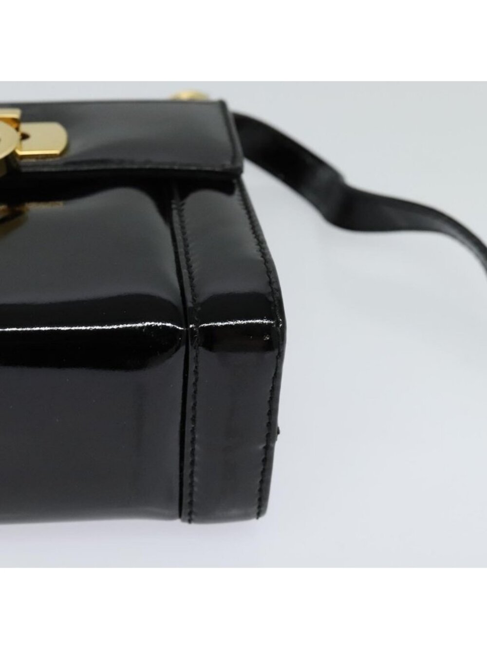Authentic Salvatore Ferragamo Gancini Shoulder Bag Enamel Black Gold - Picture 7 of 16